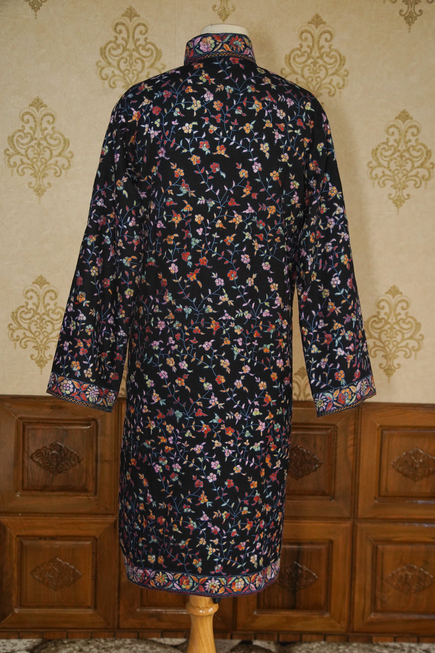 Bagh-e-Bahar: Sozni Splendor Hand-Embroidered Jacket