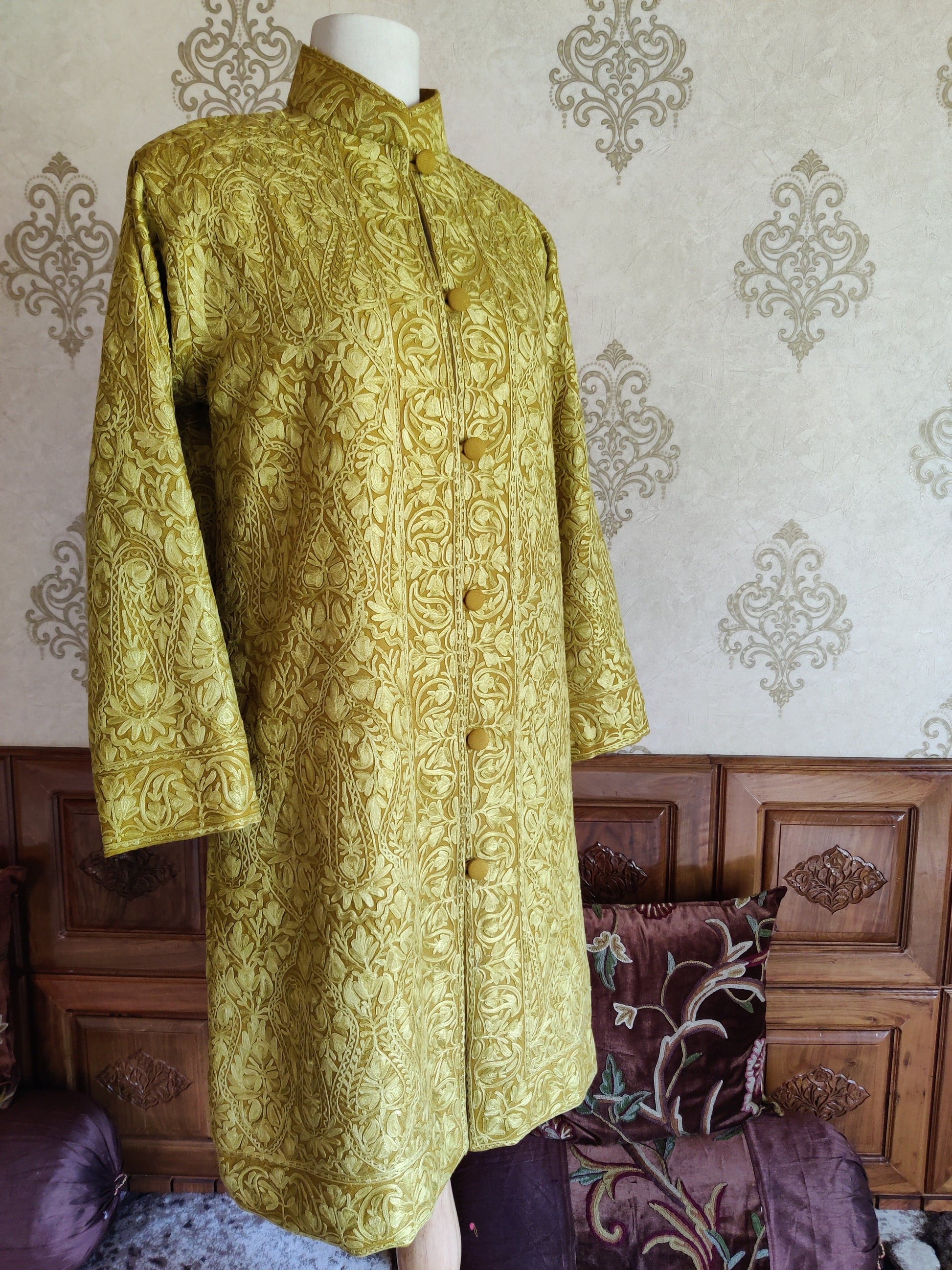 Monochrome Kashmiri Jacket - KashmKari