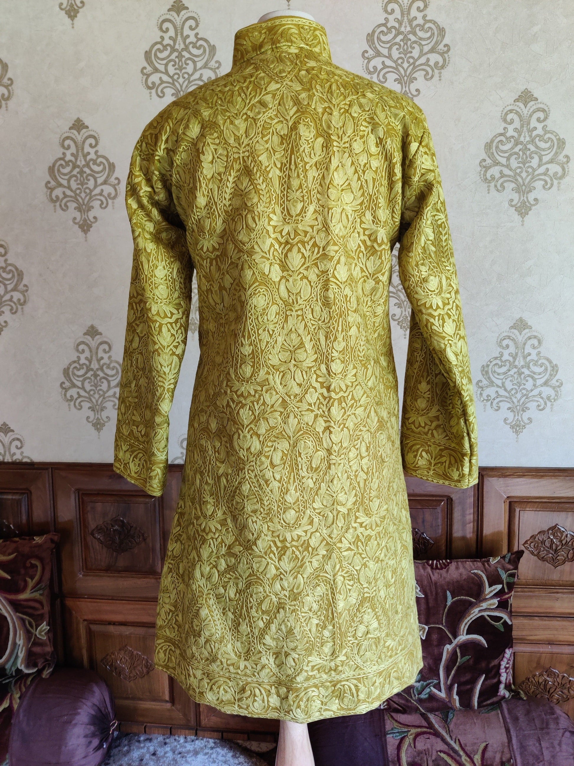 Monochrome Kashmiri Jacket - KashmKari