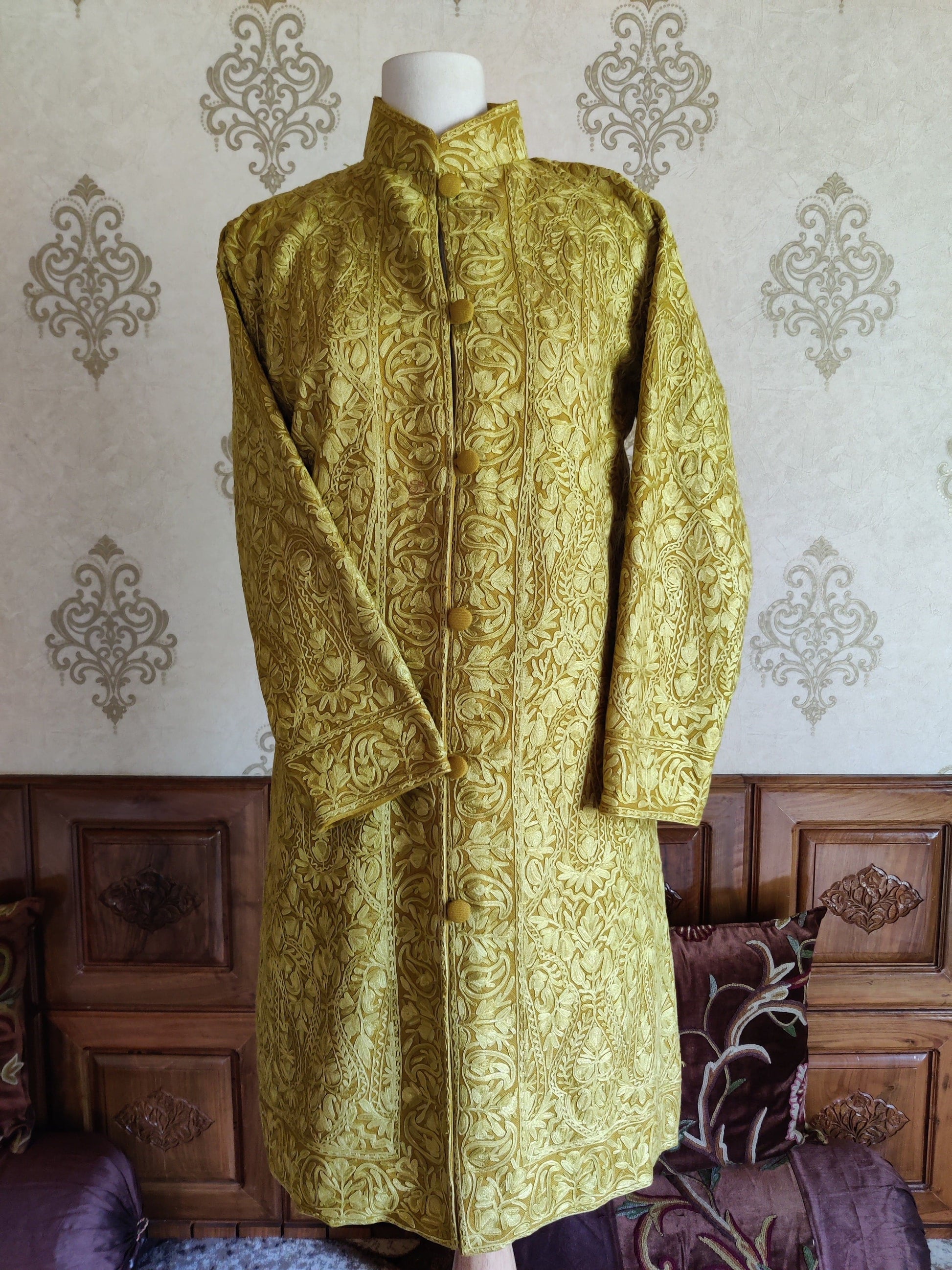 Monochrome Kashmiri Jacket - KashmKari