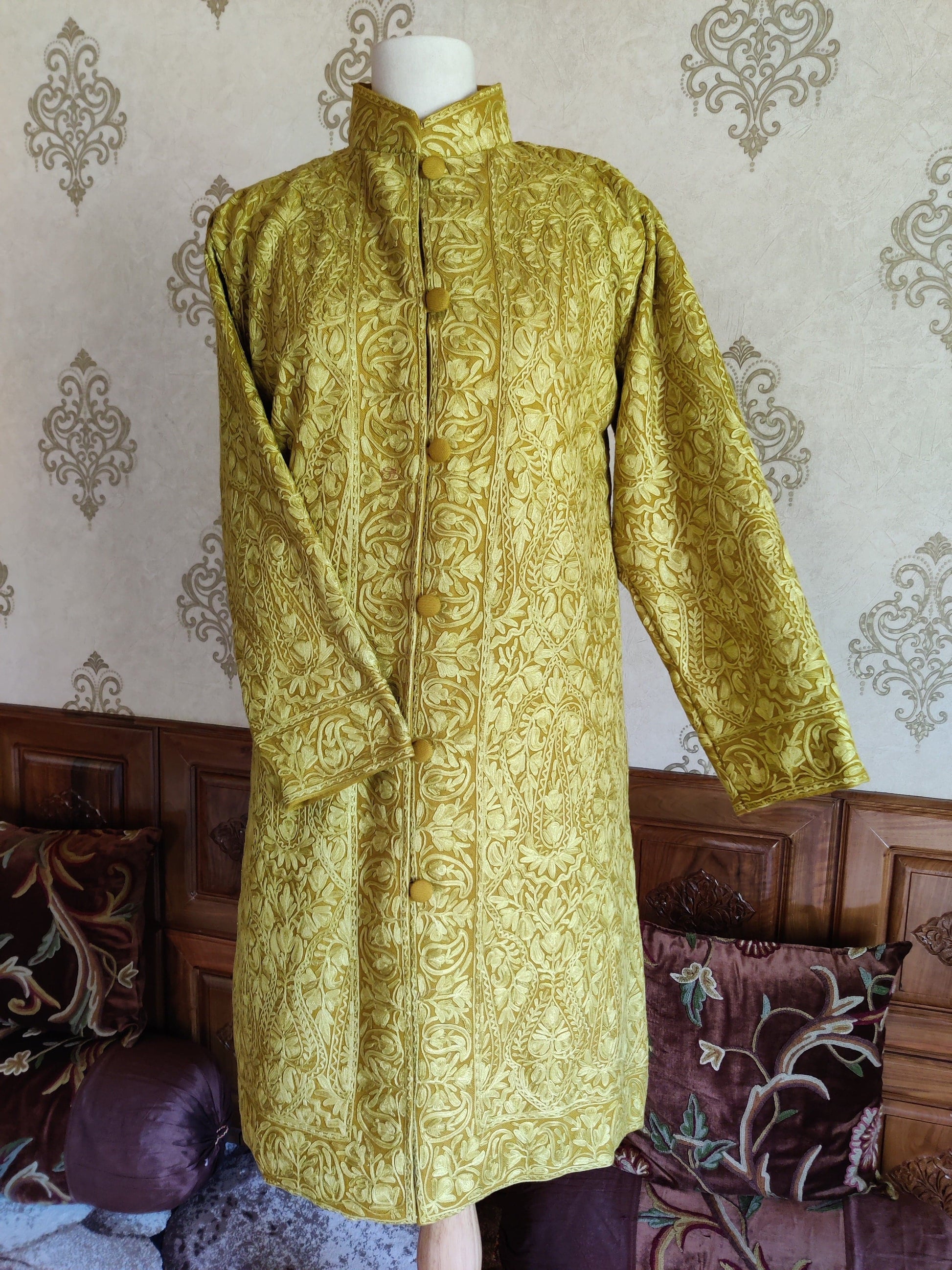 Monochrome Kashmiri Jacket - KashmKari