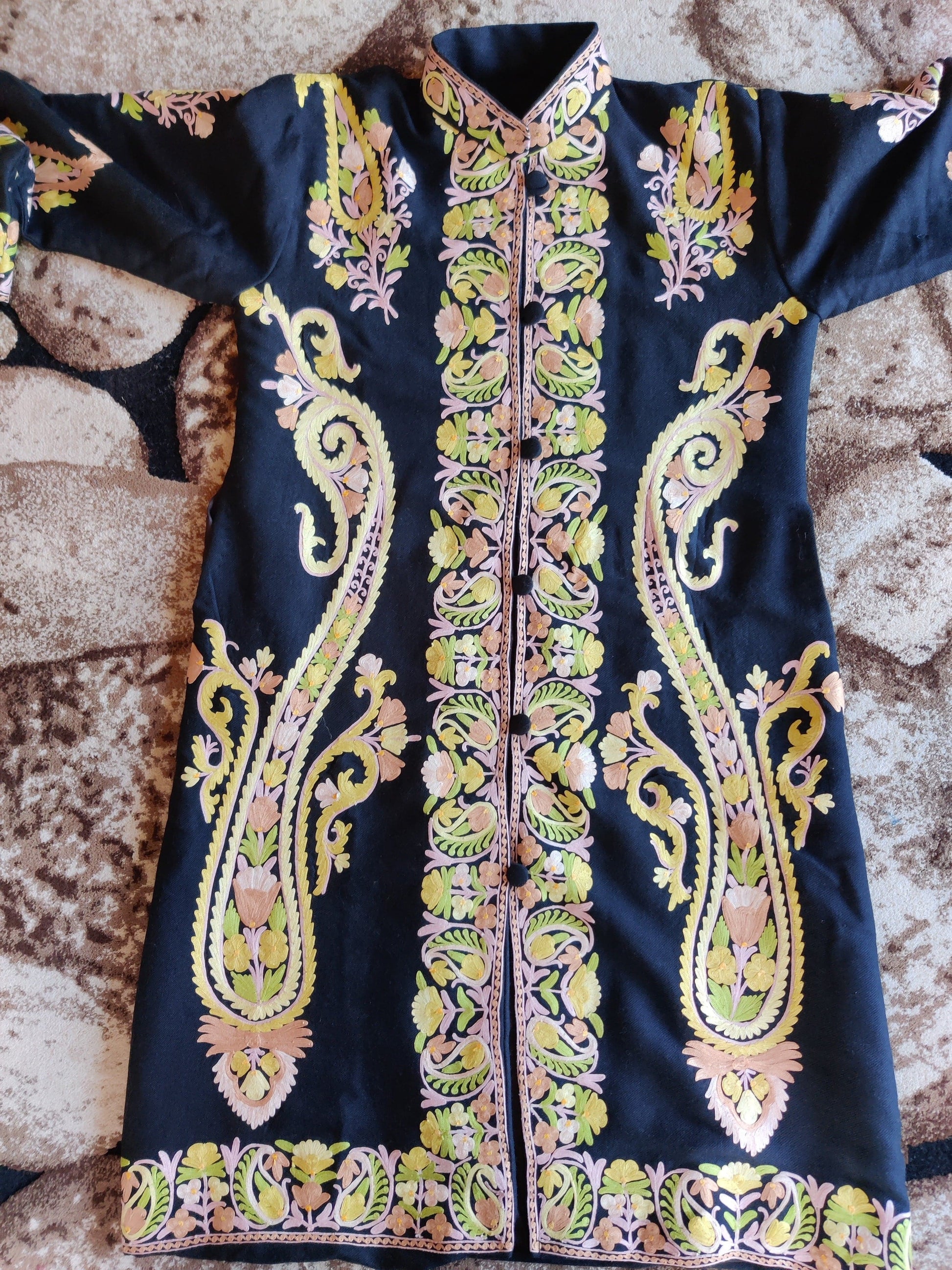 Kashmiri Craft: Black Paisley Aari - KashmKari