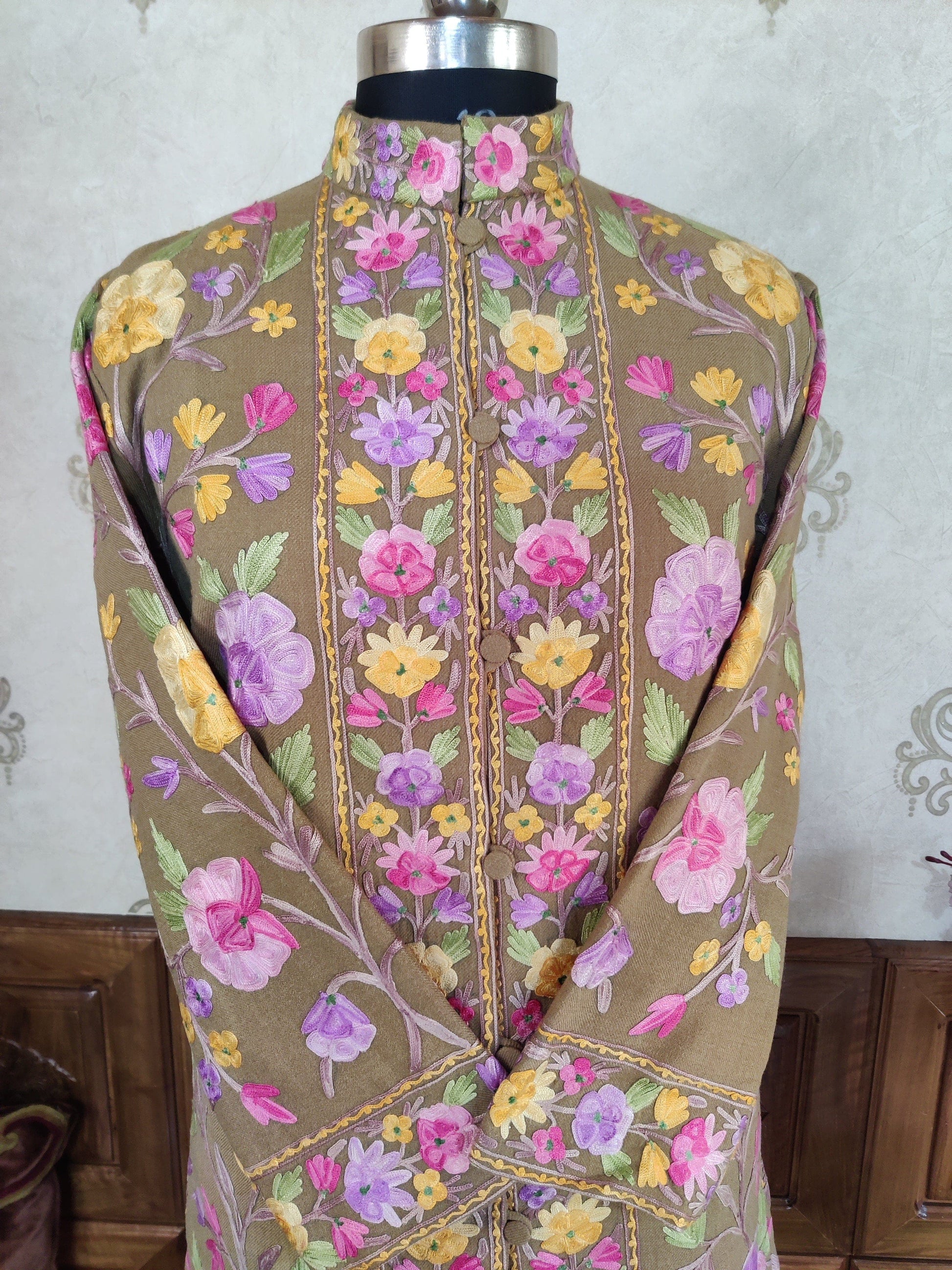 Kashmiri Floral Embroidered Coat Jacket KashmKari Get Kashmiri coat With Bohemian Embroidery at best price Online  | Kashmir Thread