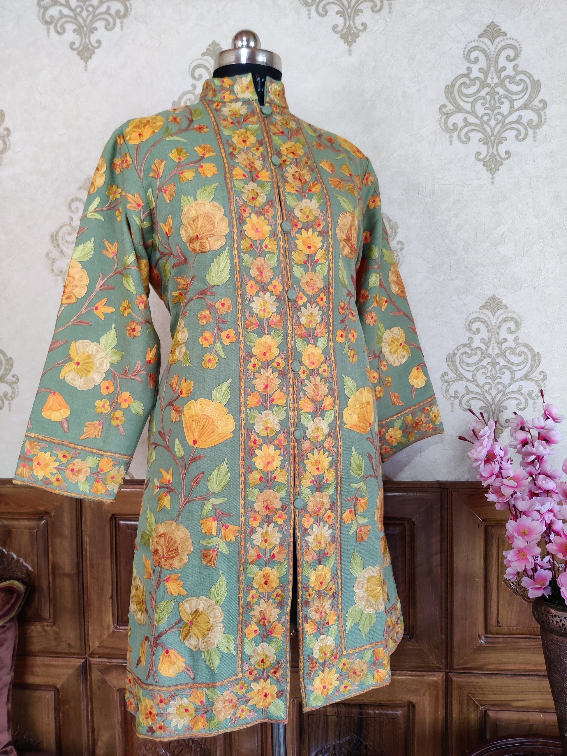 Kashmiri jacket With Floral Embroidery Jacket KashmKari Get Pastel Green Kashmiri coat With Kashmiri Embroidery at best price Online  | Kashmir Thread