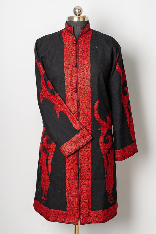 Alamdaar Elegance: Regal Aari Embroidery Hand-Embroidered Jacket