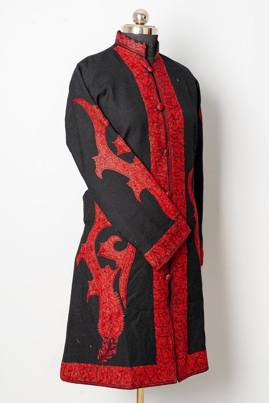 Alamdaar Elegance: Regal Aari Embroidery Hand-Embroidered Jacket