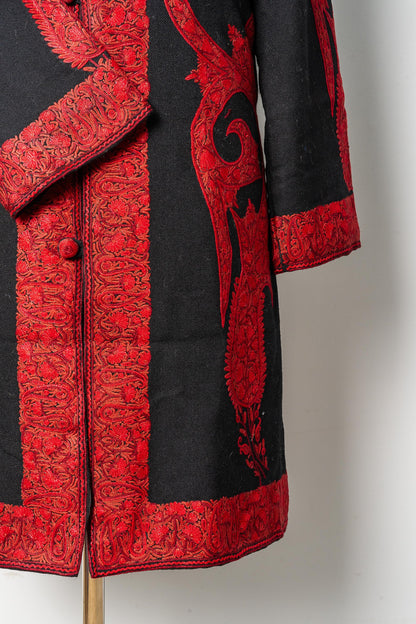 Alamdaar Elegance: Regal Aari Embroidery Hand-Embroidered Jacket