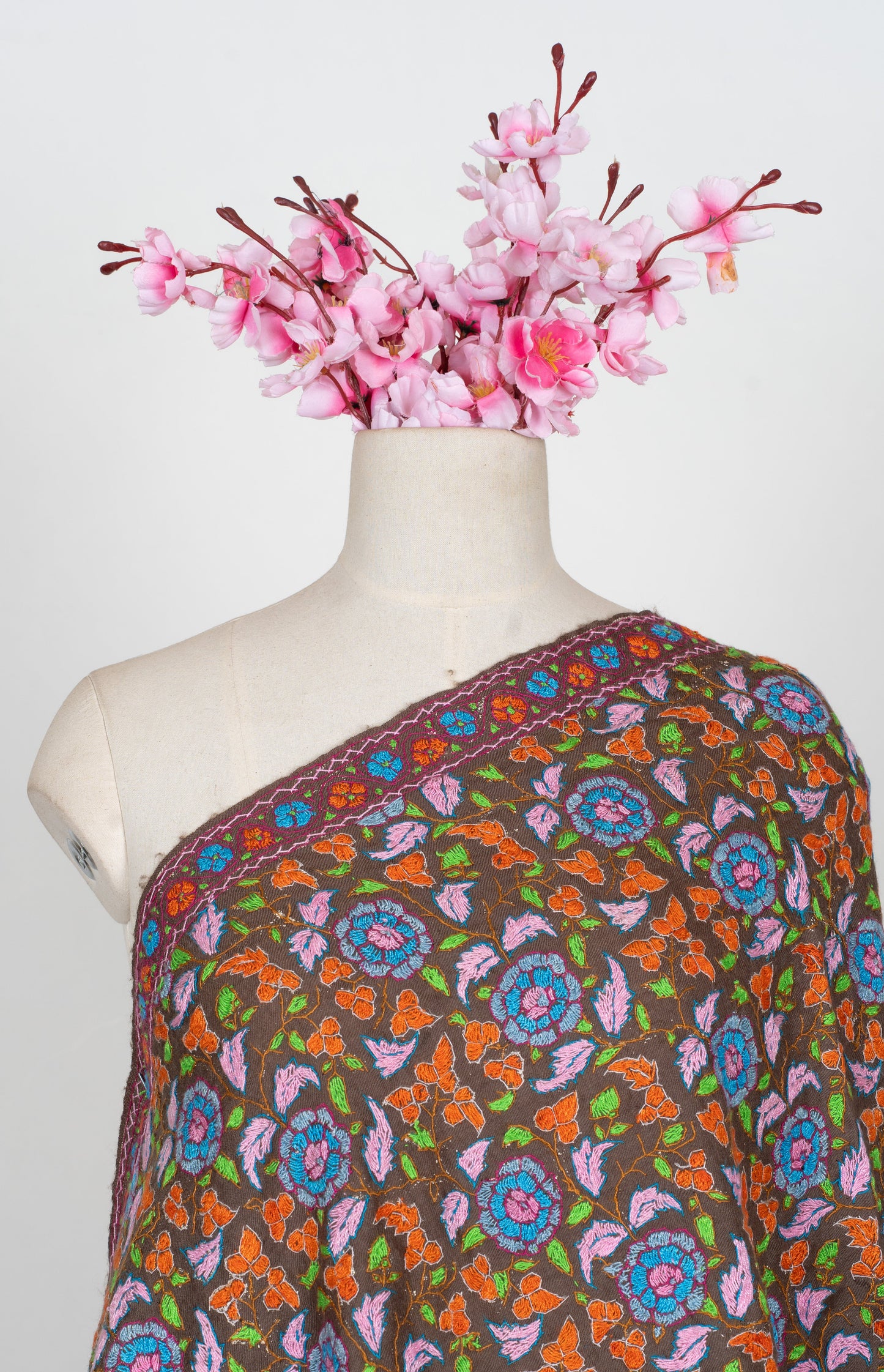 Papier-Mâché Zameen Gul Sozni Merino Scarf