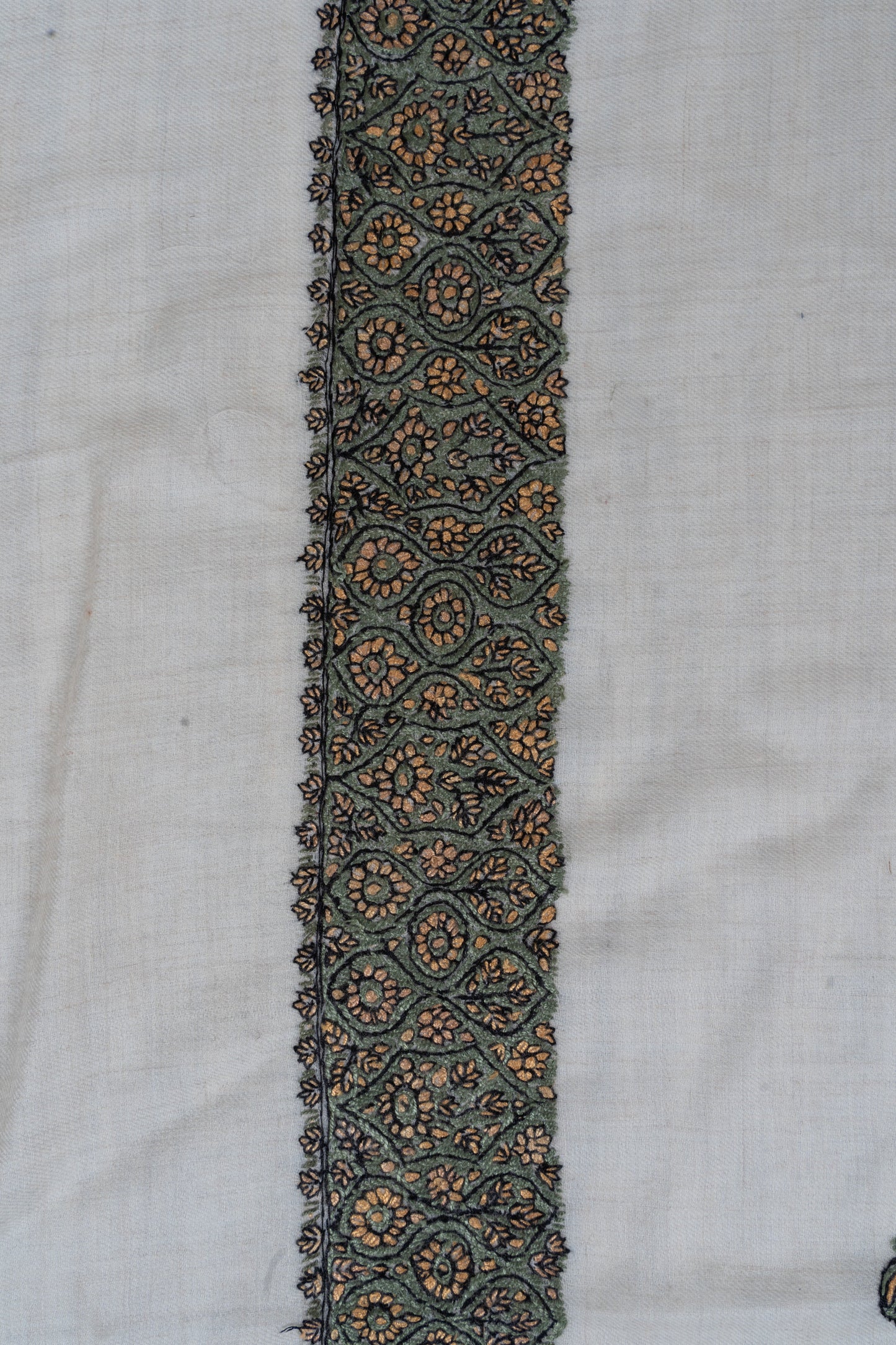 Sabr-e-Sabz Hand-Embroidered Cashmere Men's Rumal