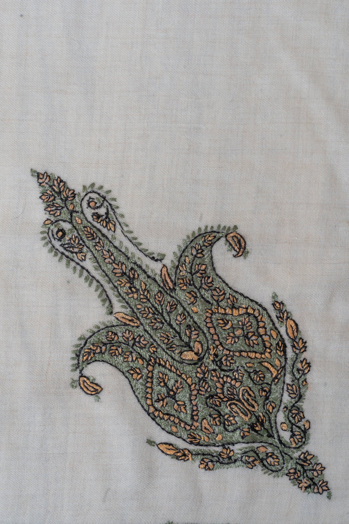 Sabr-e-Sabz Hand-Embroidered Cashmere Men's Rumal