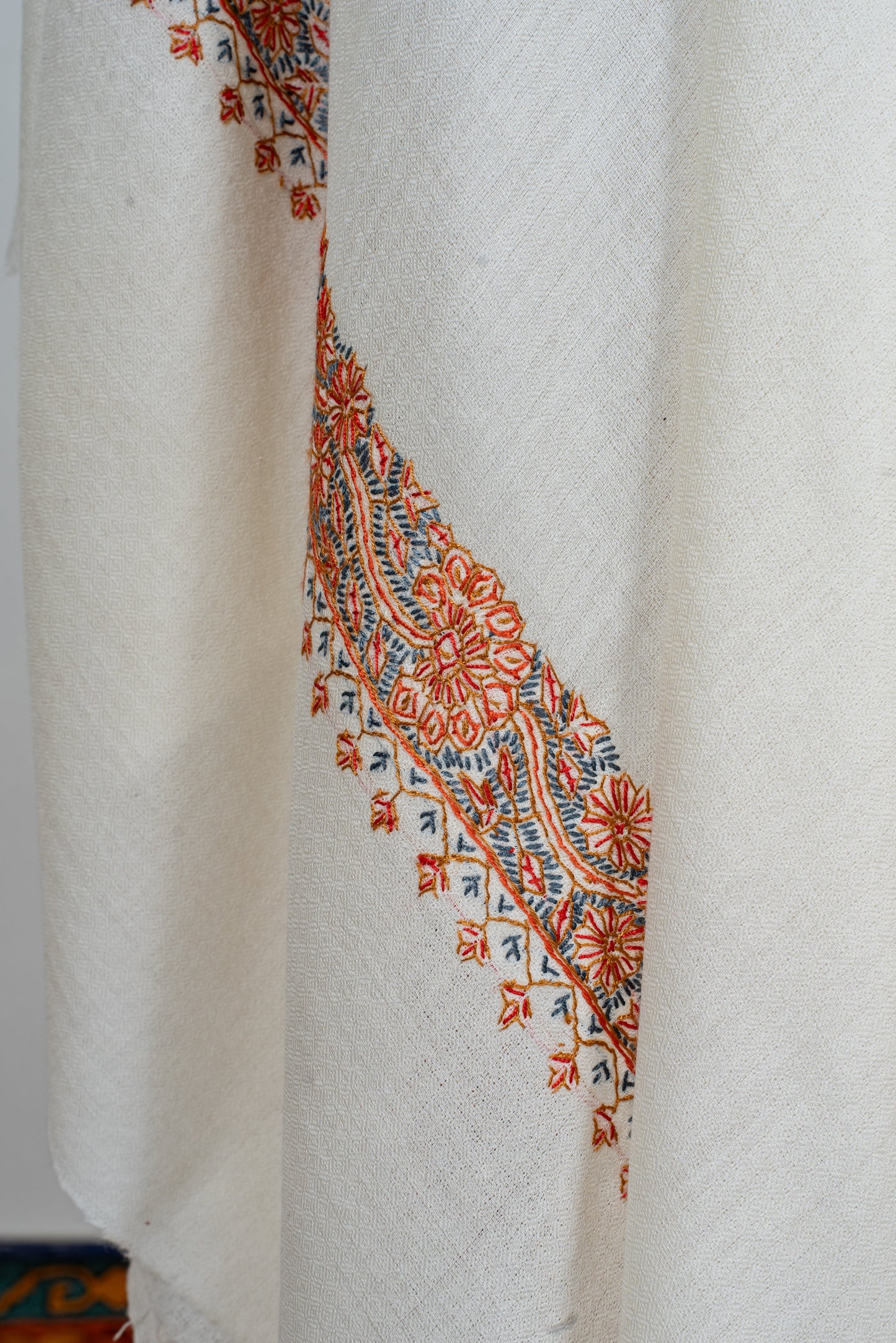 Ivory Heritage: Merino Wool Hand Embroidered 2.5 Yards Shawl