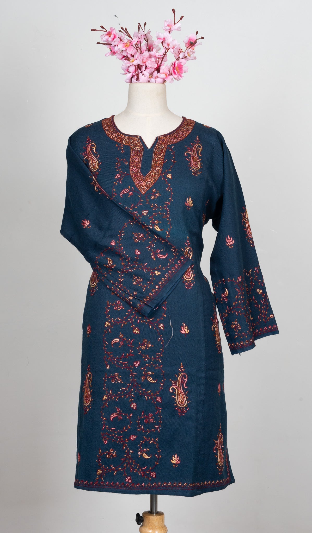 Midnight Scroll Sozni Hand Embroidered Pheran