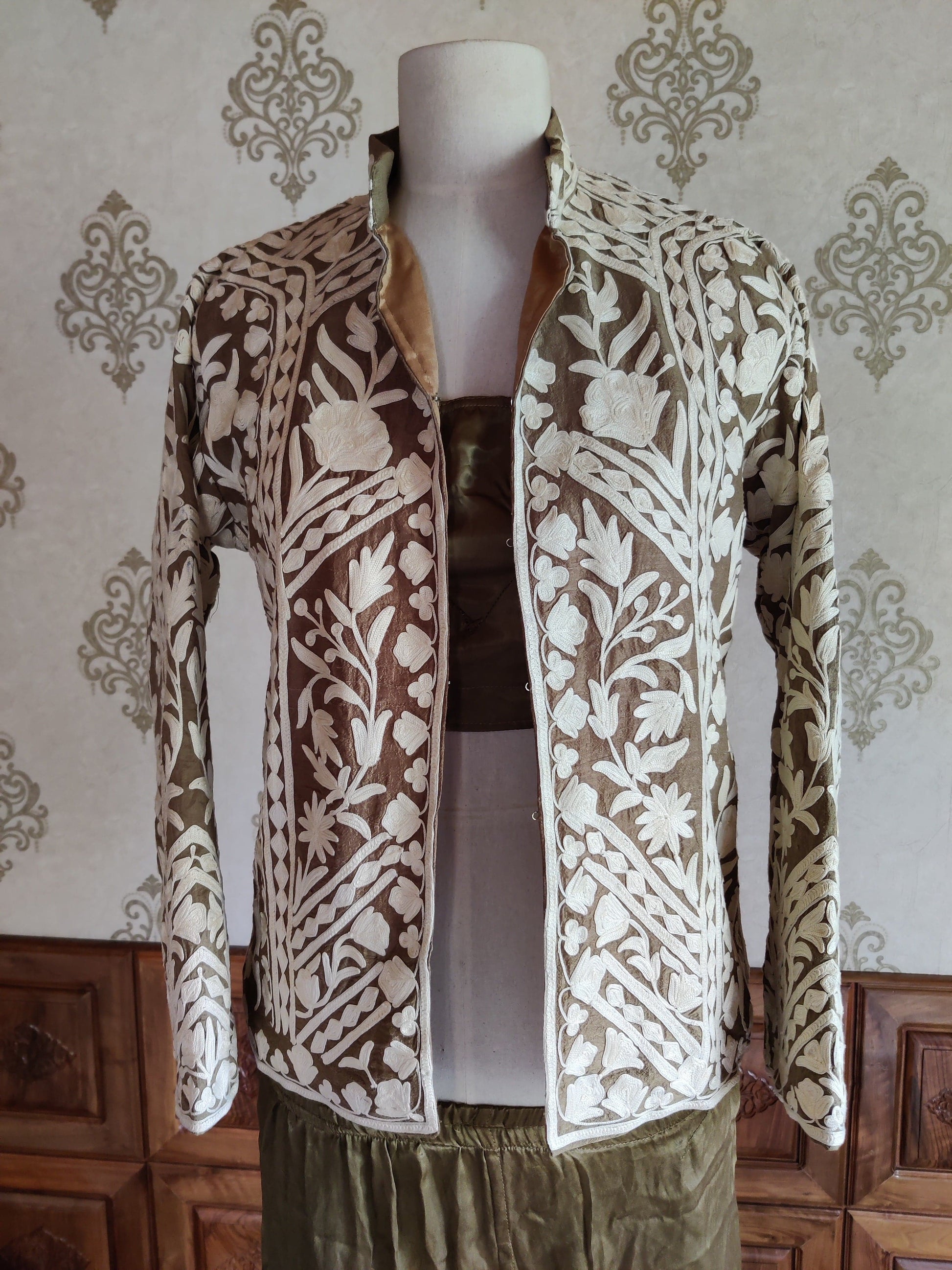 Brown & White Kashmiri Jacket - KashmKari