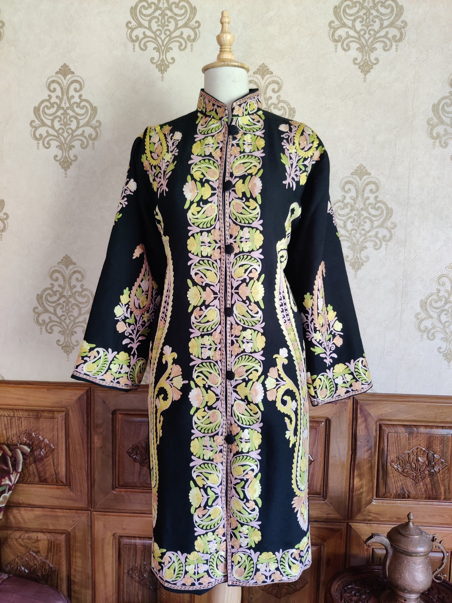 Kashmiri Craft: Black Paisley Aari - KashmKari