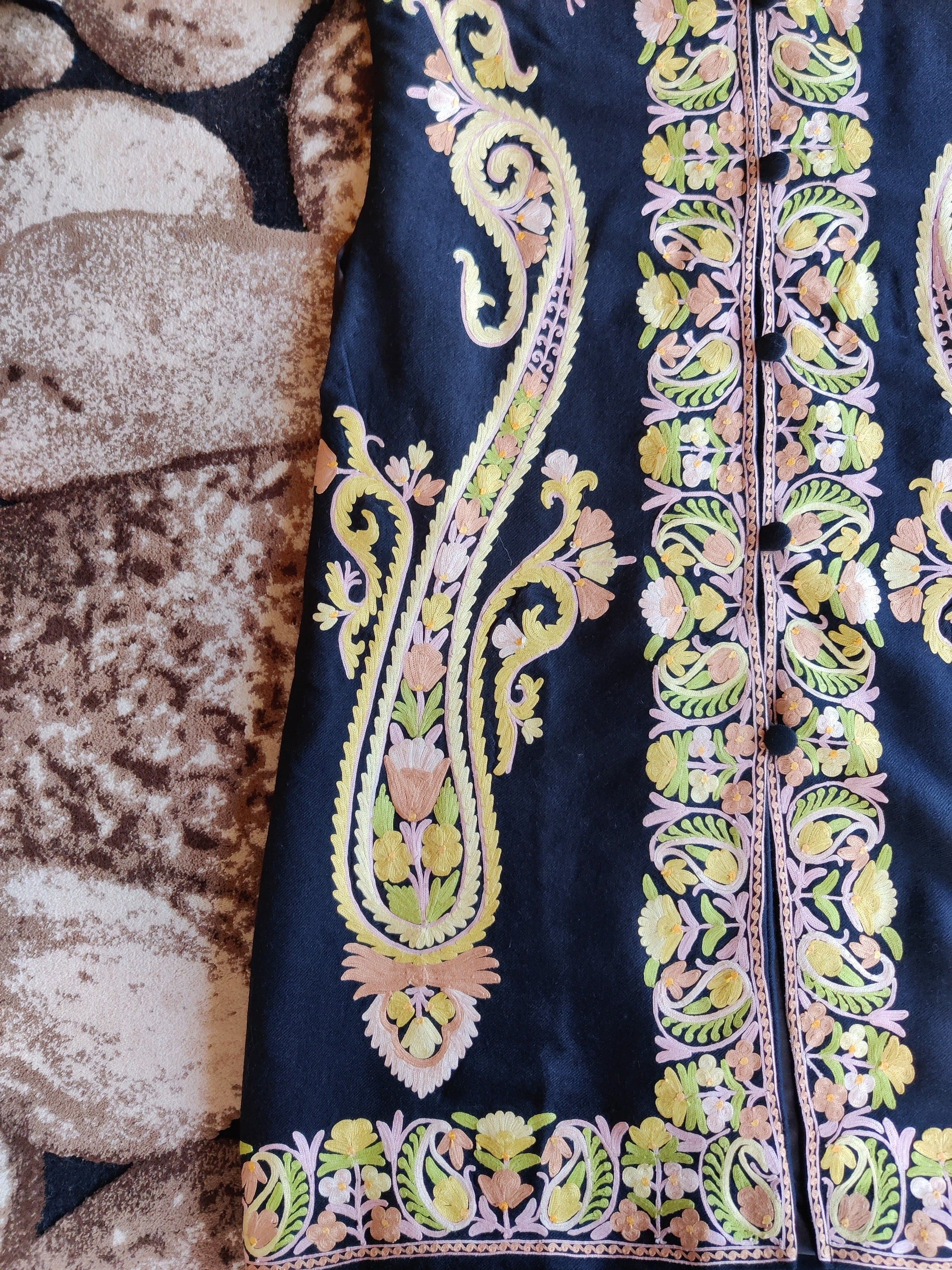 Kashmiri Craft: Black Paisley Aari - KashmKari