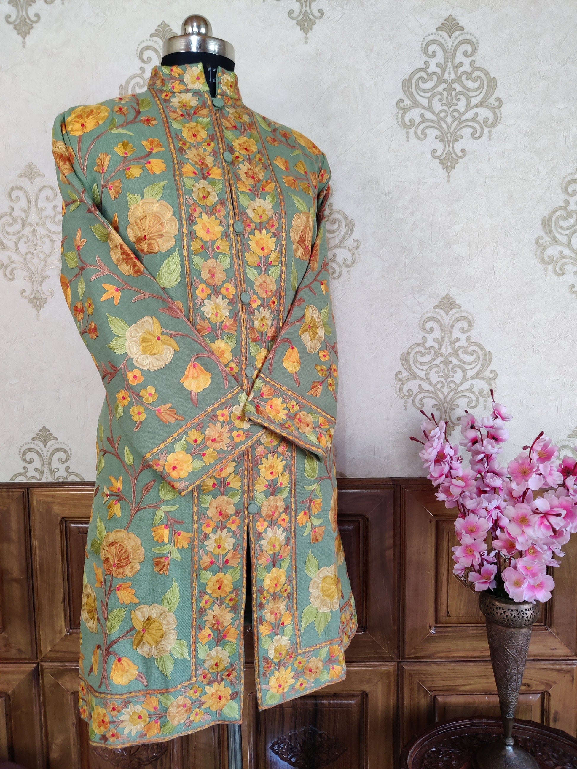 Kashmiri jacket With Floral Embroidery Jacket KashmKari Get Pastel Green Kashmiri coat With Kashmiri Embroidery at best price Online  | Kashmir Thread 