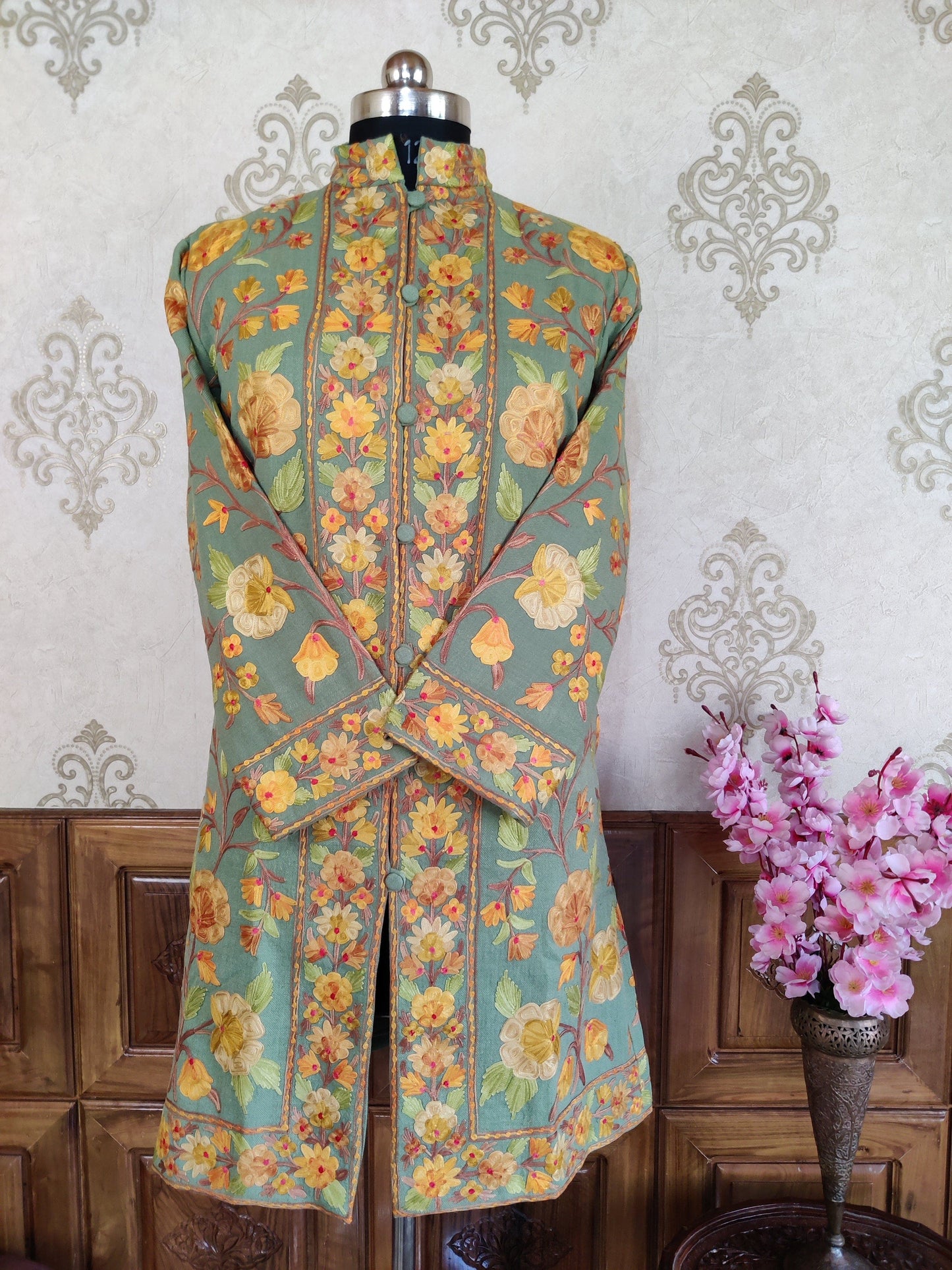Kashmiri jacket With Floral Embroidery Jacket KashmKari Get Pastel Green Kashmiri coat With Kashmiri Embroidery at best price Online  | Kashmir Thread 